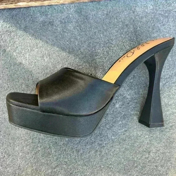 NEW Wild Pair Raja Women’s Faux Leather Peep-Toe Platform Sandals - Size 8.5 - Picture 2 of 14